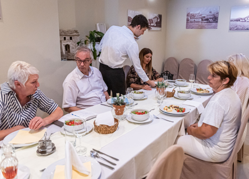 Fotografija 16 - Uspješno je završen još jedan program POU Šibenik za prekvalifikacije kuhara, konobara i slastičara!