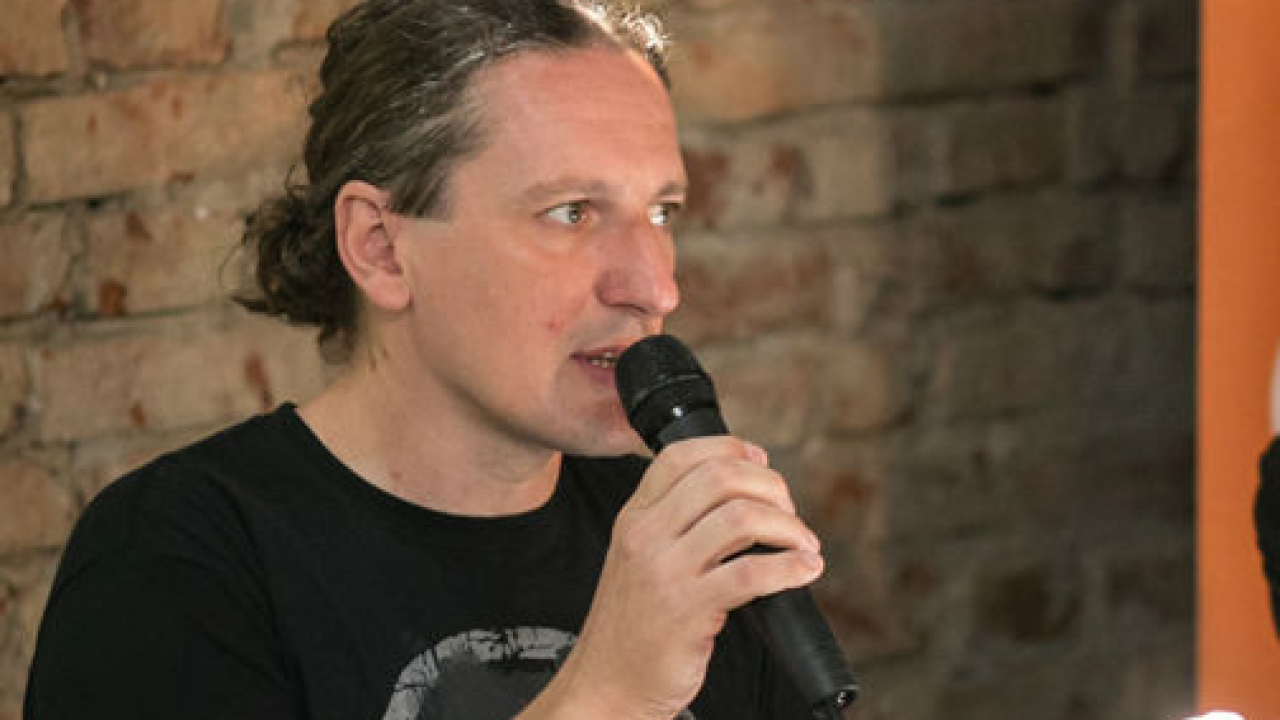 Mate Škugor objavio autobiografiju: Na 350 stranica piše o odrastanju u Šibeniku i stasanju u Zagrebu