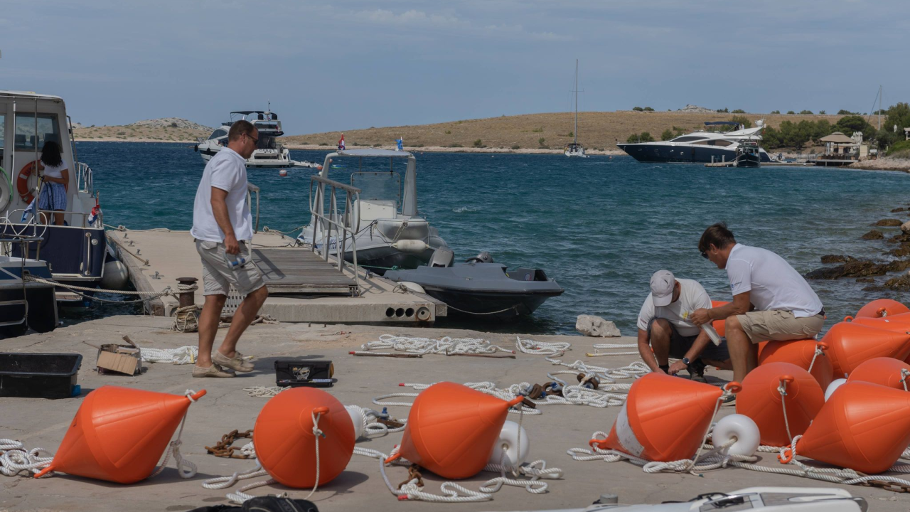 Počelo postavljanje ekoloških plutača u Kornatima: Plan je instalirati 224 bove do idućeg proljeća