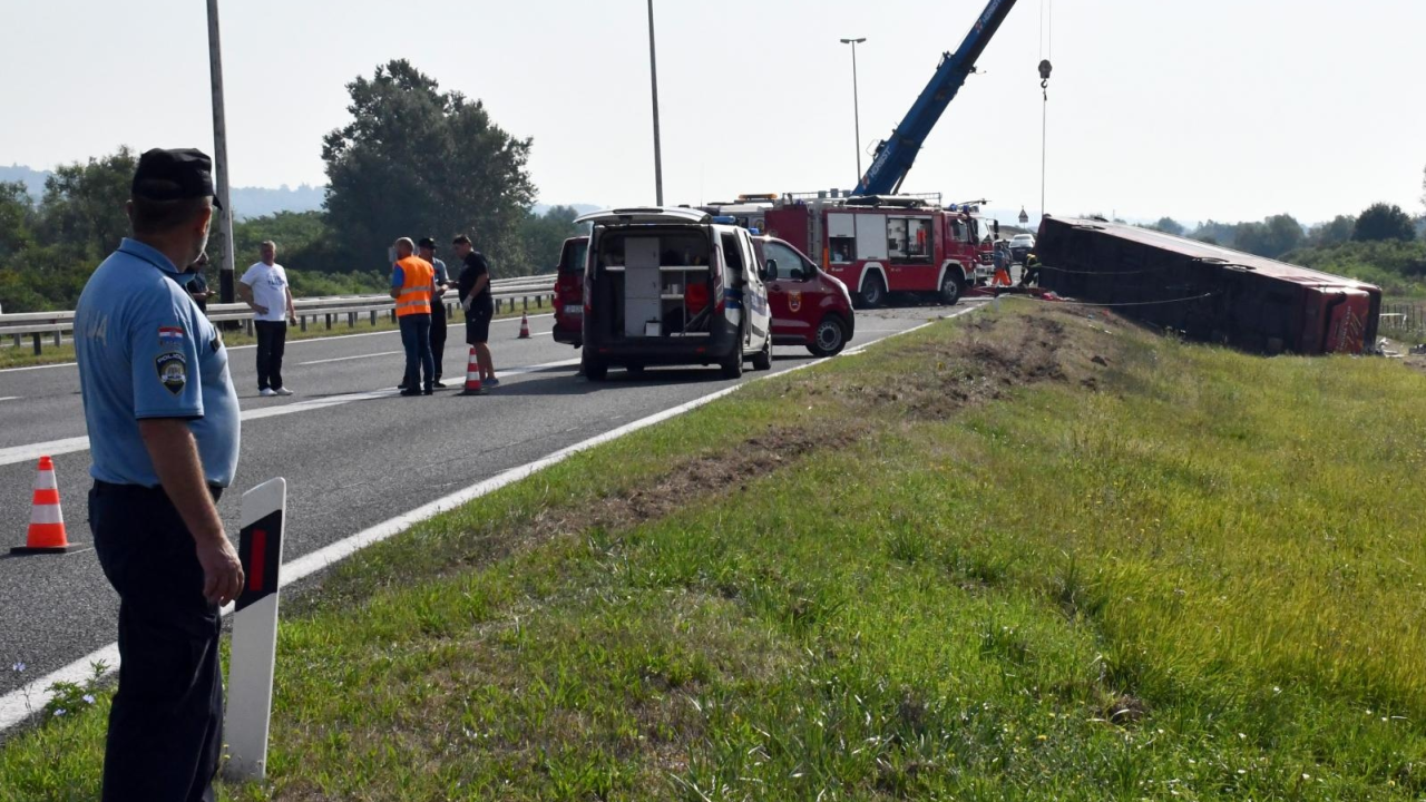 Uhićen vozač autobusa koji je sletio s ceste: 'Kazao je da je na trenutak zaspao'