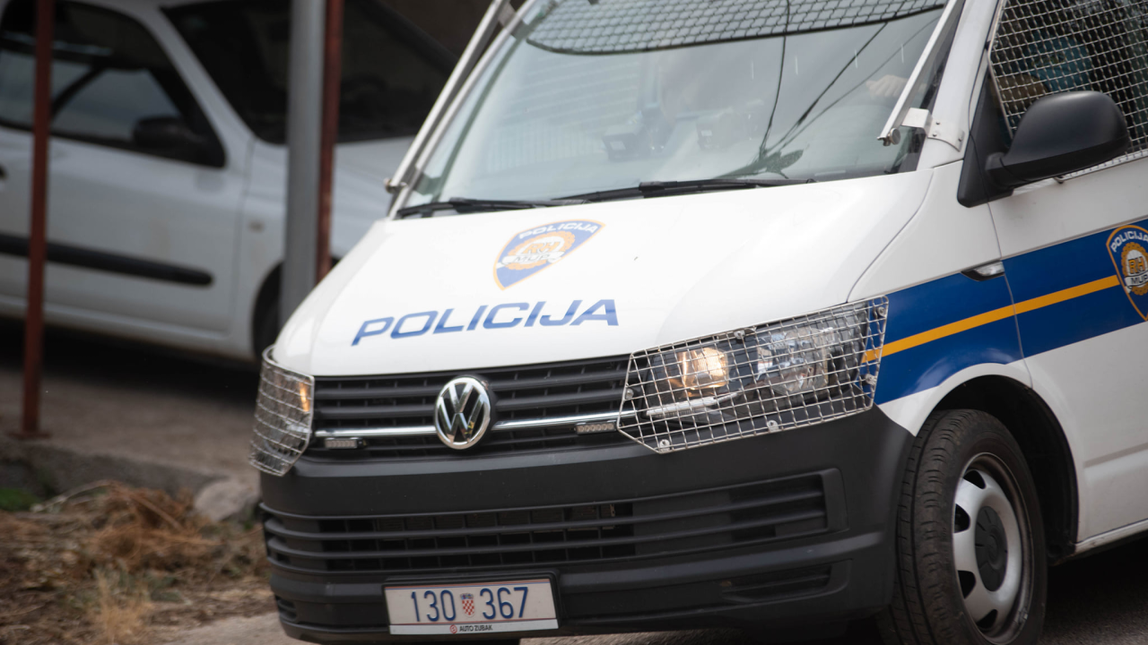 Pedofil (65) u okolici Šibenika skidao s interneta dječju pornografiju i slao snimke drugima