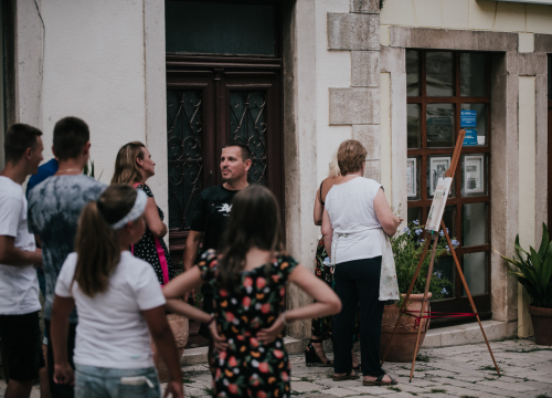 Fotografija 33 - Mala loža na tri dana postaje kulisa stranih i domaćih slikara