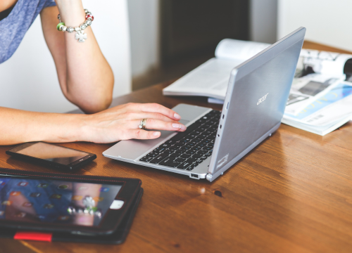 HAKOM upozorava na novu prijevaru: Ovog puta pošiljatelj se lažno predstavlja kao Hrvatska pošta