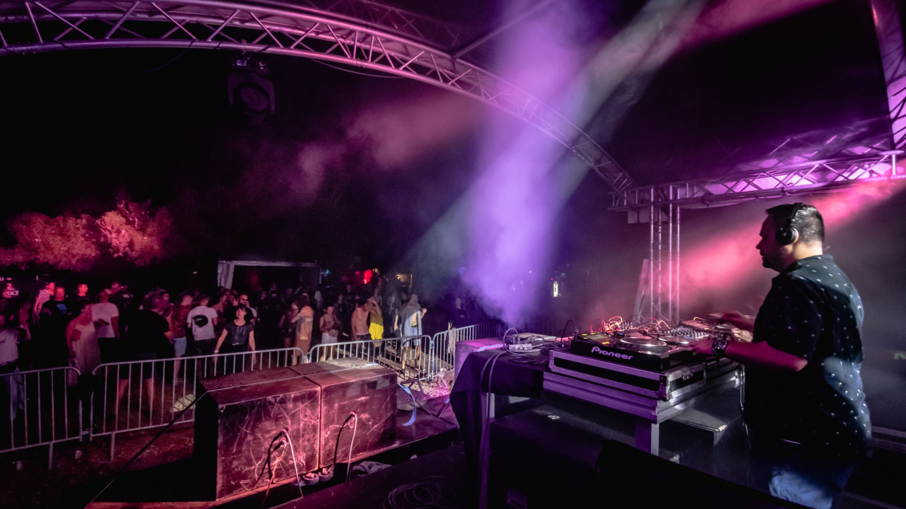 Apel udruge RatCat: ‘Martinsku kao lex specialis proglasite privremenom gradskom diskotekom kako bi se nesmetano mogli održati festivali’