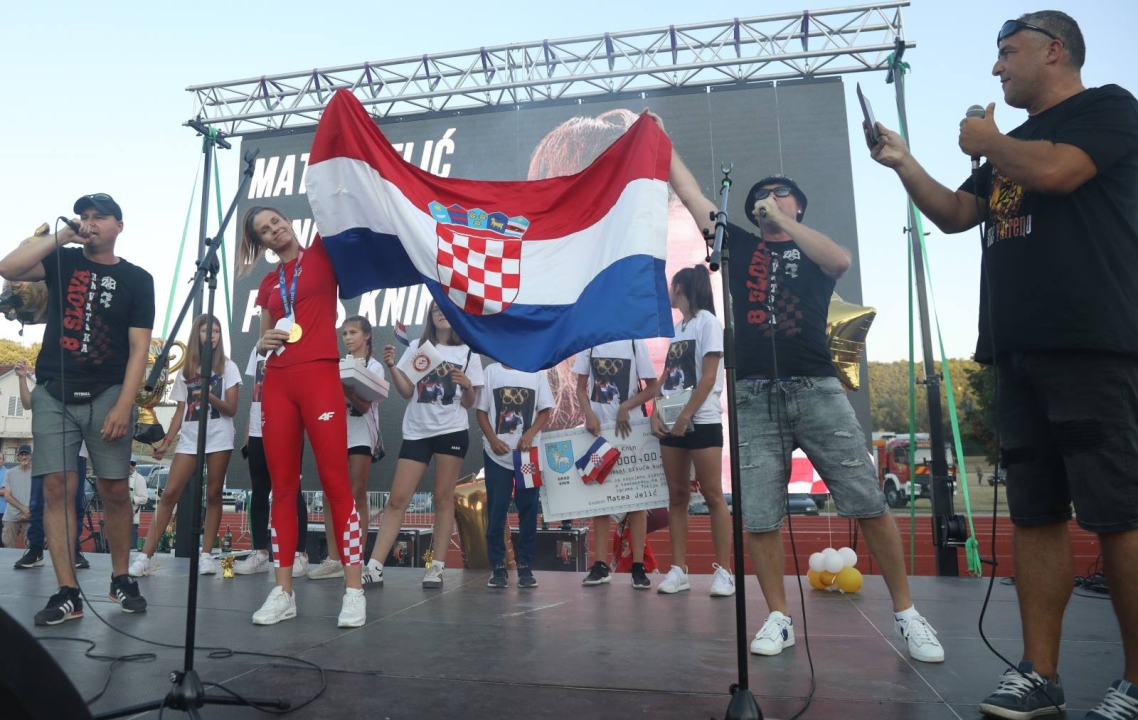 Zlatnu Mateu dočekali i u njenom Kninu: Ona je ponos Zvonimirovog grada i cijele Hrvatske