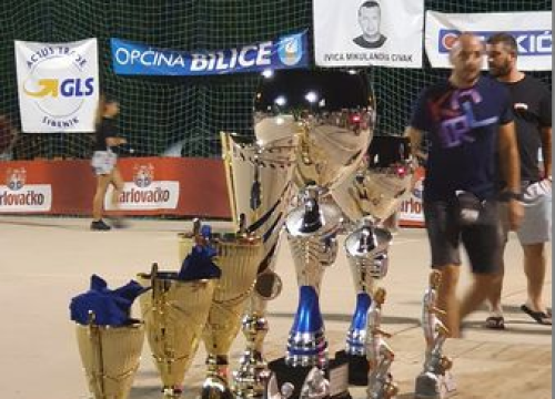 Fotografija 6 - Ekipa Vrtnog Centra Dubrava pobjednik Biličkog "GRAND SLAM-a" na male branke