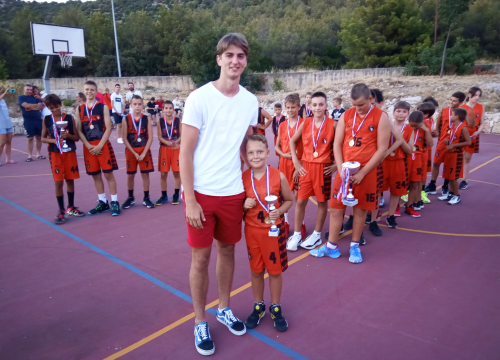 Fotografija 5 - Pobjedom ŠK Dražen Petrović završena županijska liga za dječake i djevojčice godišta 2009./'10.
