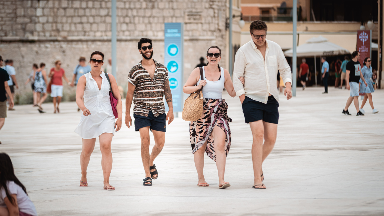 Prvi dan kolovoza sunčan i sparan uz jugo i temperature do 35 stupnjeva