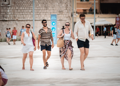 Prvi dan kolovoza sunčan i sparan uz jugo i temperature do 35 stupnjeva