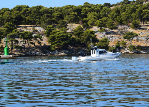 U šibenskom akvatoriju policija danas kontrolirala 24 broda i naplatila 13 tisuća kuna kazni