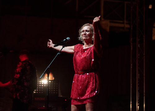 Vanna nizala hitove, tribine pjevale iz sveg glasa