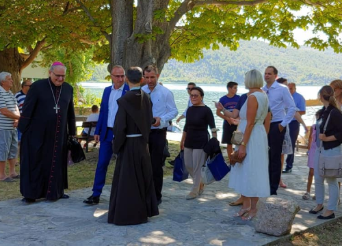 Fotografija 15 - Misom na Visovcu vjernici proslavili blagdan Gospe od Anđela