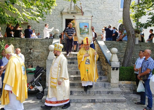 Fotografija 14 - Misom na Visovcu vjernici proslavili blagdan Gospe od Anđela