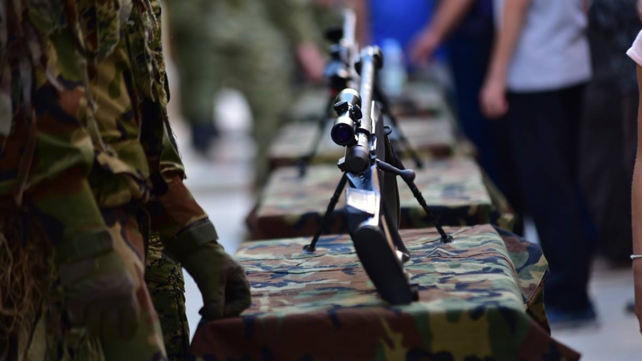 U kući 67-godišnjaka u Otavicama policija pronašla dvije automatske puške i preko 200 komada streljiva