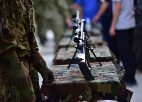 U kući 67-godišnjaka u Otavicama policija pronašla dvije automatske puške i preko 200 komada streljiva