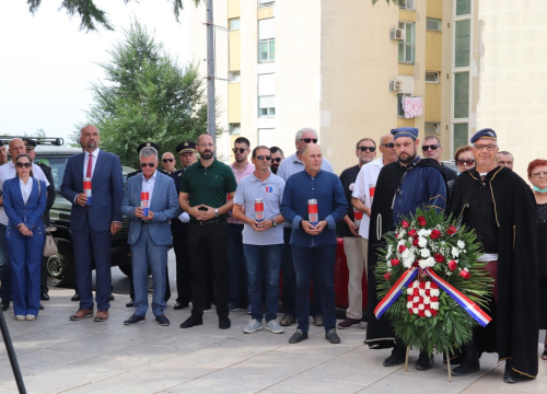 Na Baldekinu i Kvanju položeni vijenci i zapaljene svijeće povodom 26. obljetnice Oluje