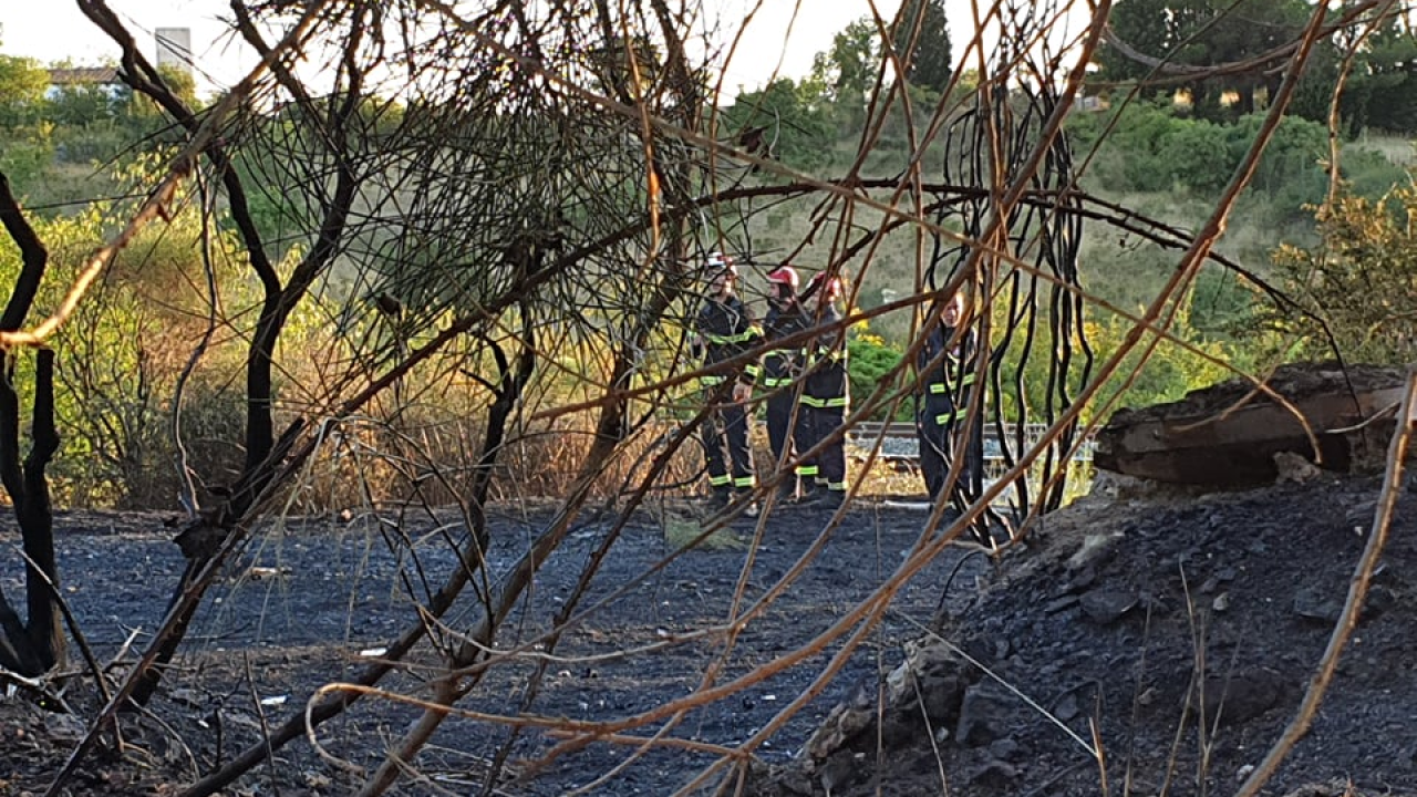 Naporan dan za vatrogasce na šibenskom području: Gasilo se šest požara, jedan je i dalje aktivan
