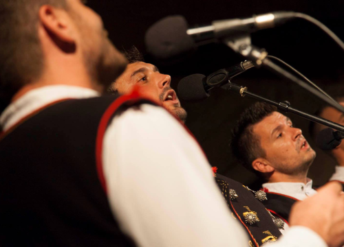 Susret dalmatinskih klapa u Skradinu primit će 250 ljudi, za sve ostale bit će prijenos