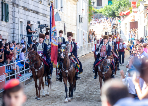 Alkarski vojvoda Ramljak: 'Zaštitimo živote, cijepimo se svi koji možemo'