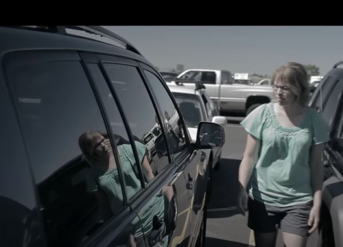 Žena u Gospiću ostavila dijete u autu: Klonulo je od vrućine, spasili ga građani