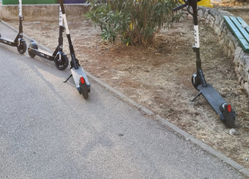 Fotografija 3 - Grad je obećao pozabaviti se neredom s električnim romobilima, evo kako im ide