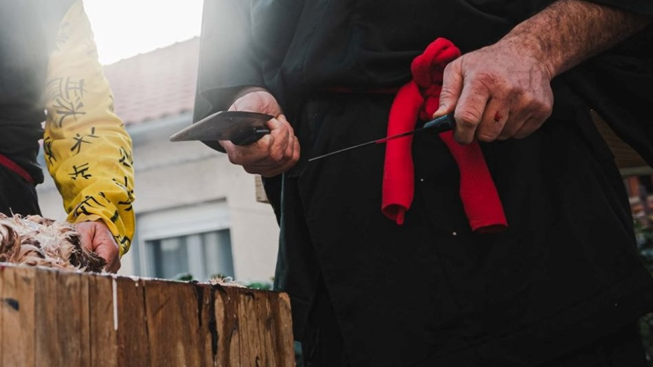 U Pakoštanima satarom nasrnuo na susjeda, 61-godišnjak prevezen u bolnicu