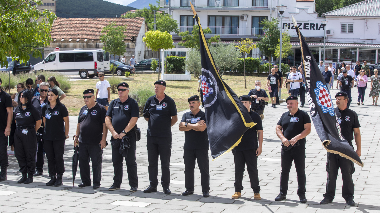 Policija nakon tjedan dana prijavila Skeju zbog uzvika 'Za dom spremni' u Kninu