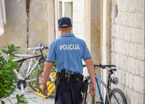 Pokradeni novčanici, bicikle, mobiteli, nakit: Lopovi za vikend 'operirali' po Murteru, Vodicama, Šibeniku...