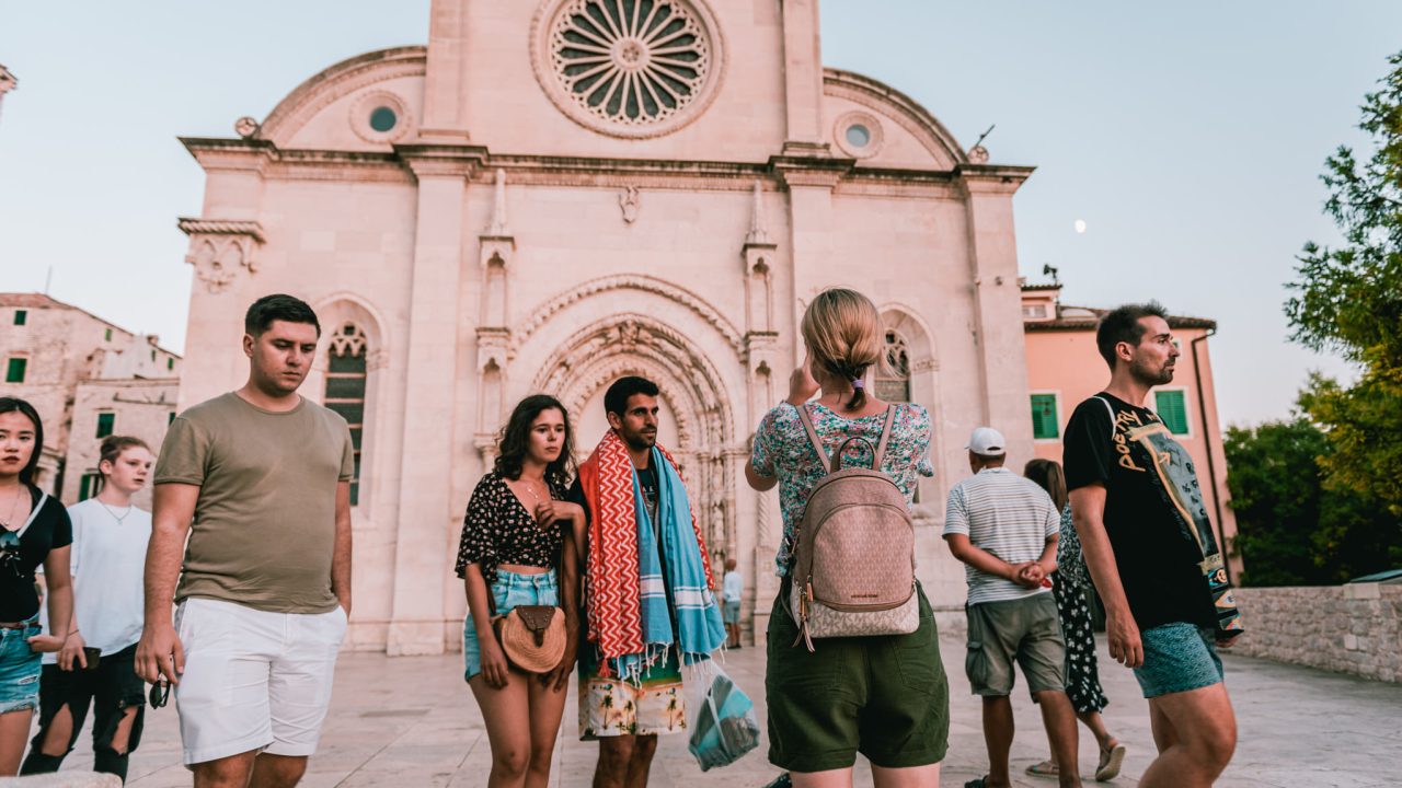 Šibenik na 56 posto turista u odnosu na rekordnu 2019., a u usporedbi s lani više ih je za 84 posto