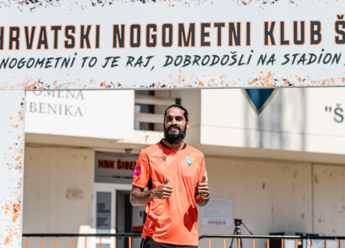 Fotografija 8 - 'Kralj Indije' predstavljen na Šubićevcu: 'Dat ću sve od sebe za klub i grad'