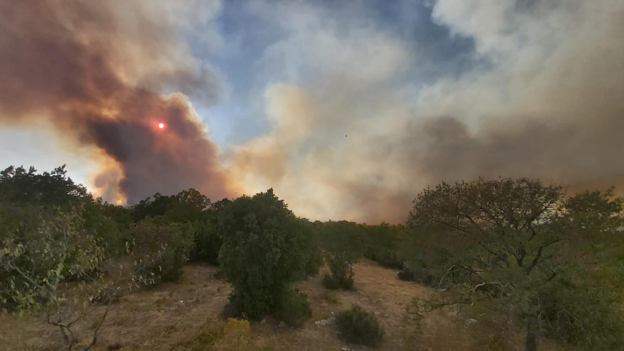Požar koji je planuo pod Prominom je lokaliziran: Na terenu još 29 vatrogasaca i deset vozila