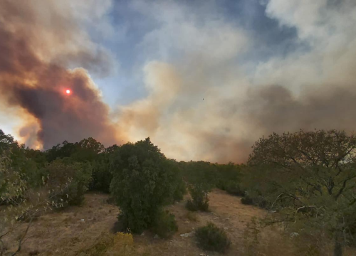 Požar koji je planuo pod Prominom je lokaliziran: Na terenu još 29 vatrogasaca i deset vozila