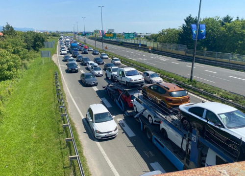 Ako idete na put, pripremite na kilometarske kolone, gužve na granicama i u lukama