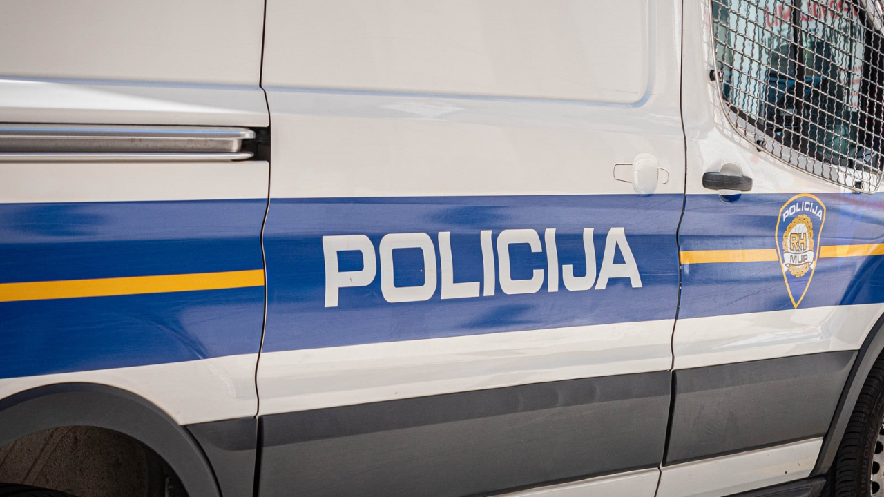 Iz auta u vožnji bačena bomba na kuću: Nema ozlijeđenih, šteta je velika