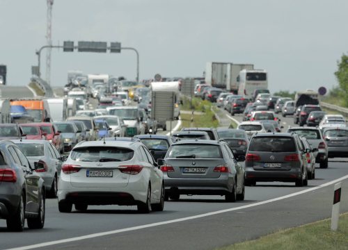 Pojačan promet i prema moru i prema unutrašnjosti, autocestom kod Skradina vozi se jednom trakom