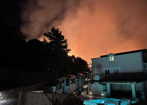 Fotografija 3 - Pogledajte kako je izgledala borba s velikim požarom između Jadrtovca i Žaborića