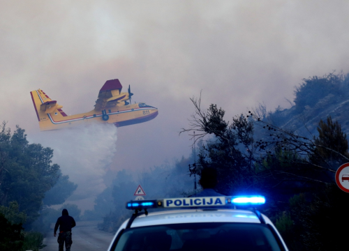 Kod Jadrtovca više nema otvorene vatre: 'Vatrogasci će na požarištu morati dežurati cijeli dan'