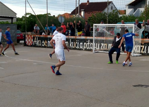 Fotografija 5 - 'Za Kiaru Goršić': Varoš II pobjednik humanitarnog turnira u Tinju