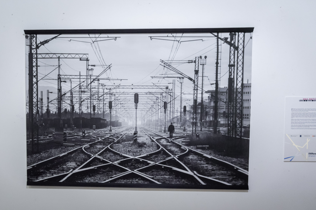 Izložbom fotografija  'On the move' počeo je 9. Fališ: 'Jedna borba, još jedno mjesto'