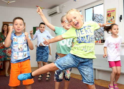 Lingua već tri desetljeća stvara poliglote: Evo zašto im vjeruju Šibenčani od 3 do 70 godina starosti