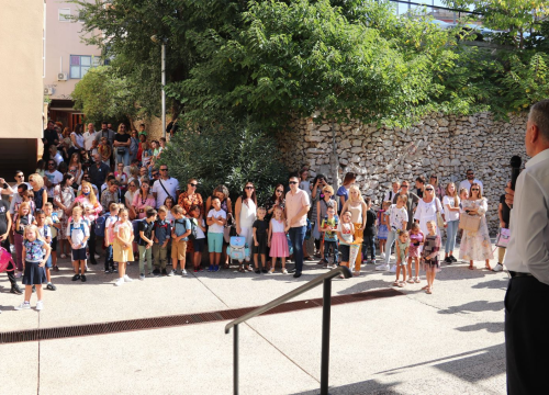 Gradonačelnik Burić obišao dvije škole povodom početka nove školske godine, evo što je poručio prvašićima