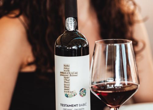 Fotografija 21 - Terasa hotela Jadran ovog ljeta ‘vraćena’ Šibenčanima, a svirke uživo nastavljaju i nakon sezone!