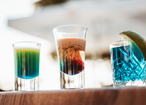 Fotografija 23 - Terasa hotela Jadran ovog ljeta ‘vraćena’ Šibenčanima, a svirke uživo nastavljaju i nakon sezone!