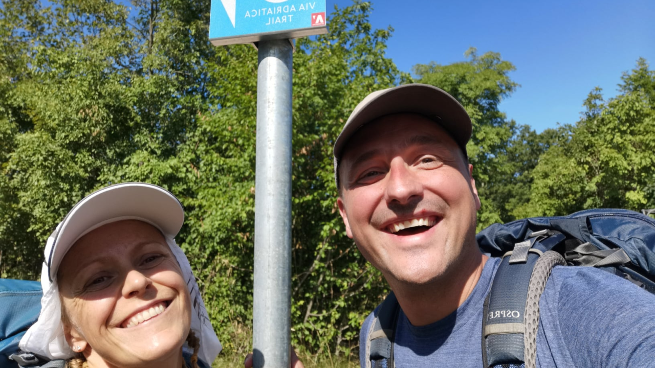 Bruno Šimleša na Kninskoj tvrđavi završava prvu etapu humanitarne avanture, isti dan održat će i promociju knjiga