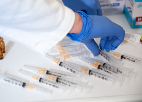 Epidemiolozi: 'Ne preporučujemo istodobno cijepljenje protiv gripe i covida'