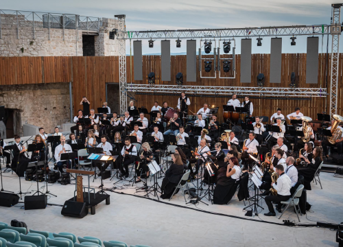 Fotografija 6 - Šibenska narodna glazba i 4 tenora raspjevali publiku za kraj sezone