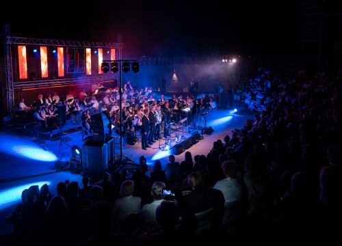 Fotografija 15 - Šibenska narodna glazba i 4 tenora raspjevali publiku za kraj sezone