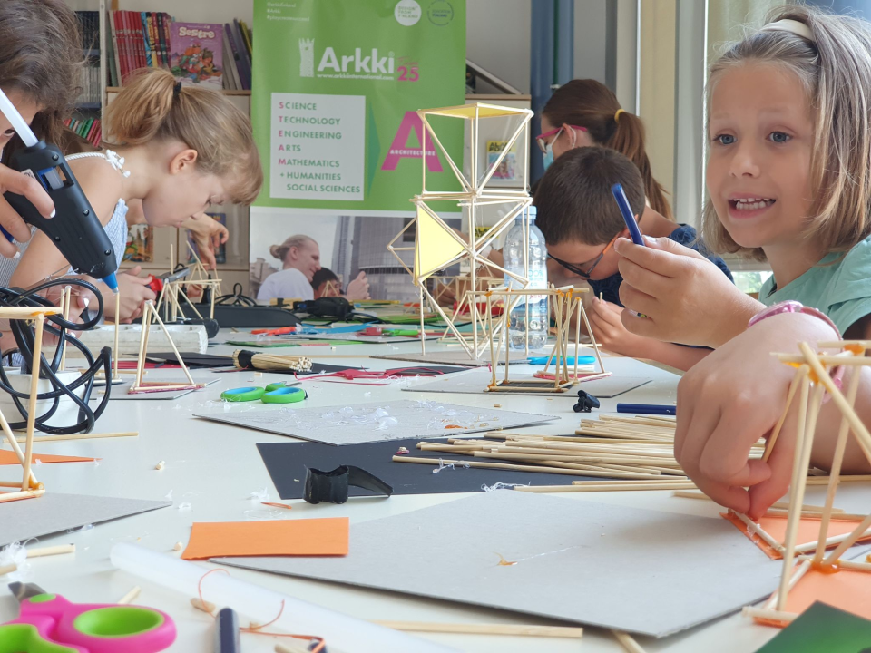 Upišite svoje dijete u školu Arkki i priuštite im najinovativniji program edukacije u Europi!