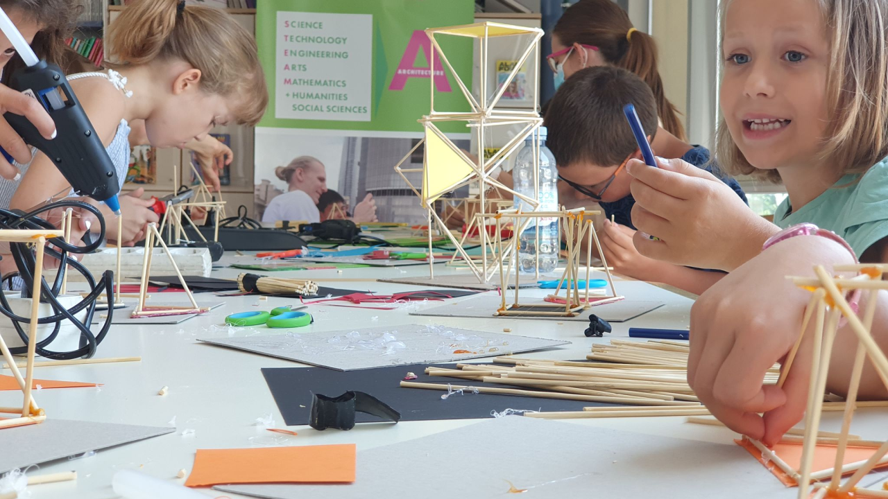 Upišite svoje dijete u školu Arkki i priuštite im najinovativniji program edukacije u Europi!