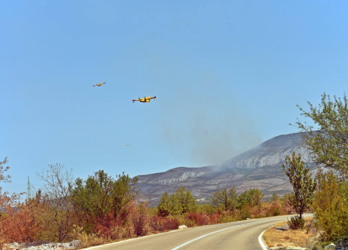 Požar na području Promine lokaliziran: Izgorjelo 90 hektara
